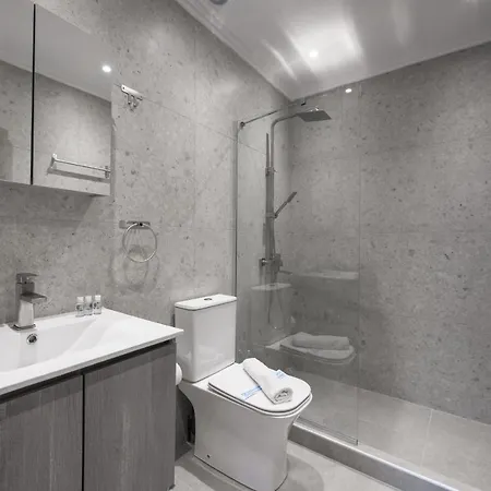 Bourn, Nilie Hospitality Mgmt * Thessaloniki