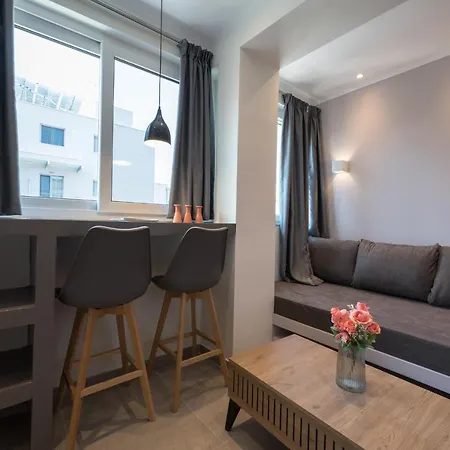 Bourn, Nilie Hospitality Mgmt * Thessaloniki