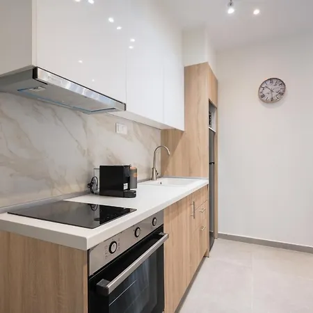 Bourn, Nilie Hospitality Mgmt Apartment *