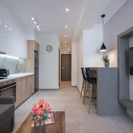 Bourn, Nilie Hospitality Mgmt Apartment