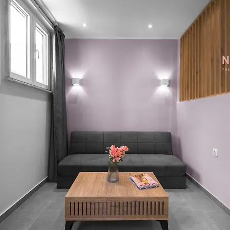 Bourn, Nilie Hospitality Mgmt Apartment *